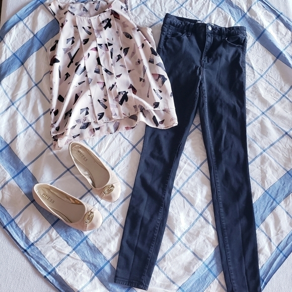 🪴BOGO FREE🪴 Abercrombie High Rise Skinny Sateen Pant Size 0/25 - Picture 1 of 4